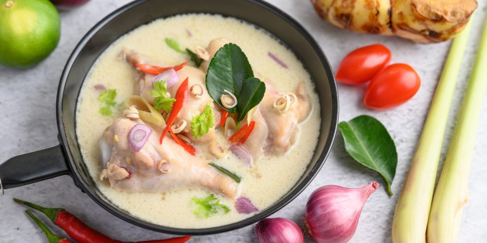 tom-kha-kai-pan-frying-with-kaffir-lime-leaves-lemongrass-red-onion-galangal-chilli