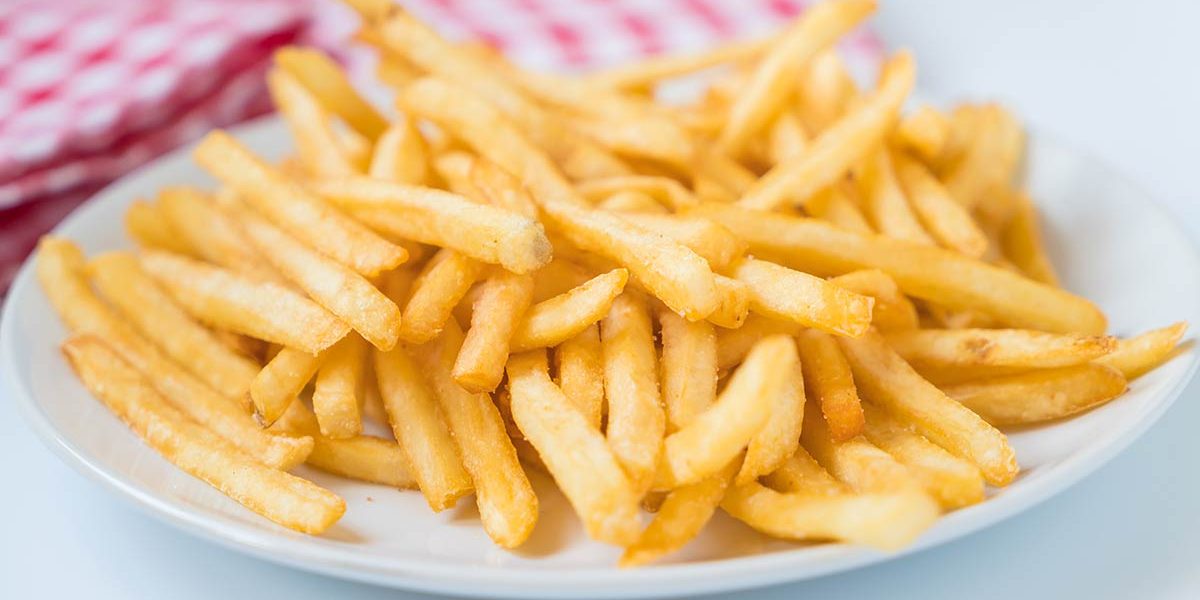 האם יש קשר בין צריכת מזון מטוגן ועליה בסיכון לתחלואה ותמותה